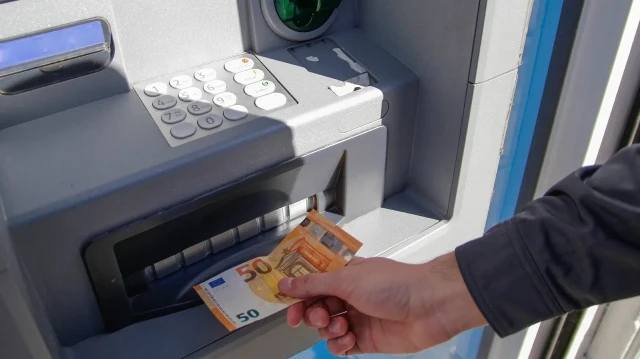 ATM'lerde yeni kısıtlama: Vatandaş eli boş dönüyor