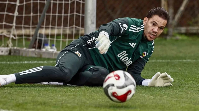 Yeni transfer Ederson, takımla birlikte ilk idmanına çıktı.