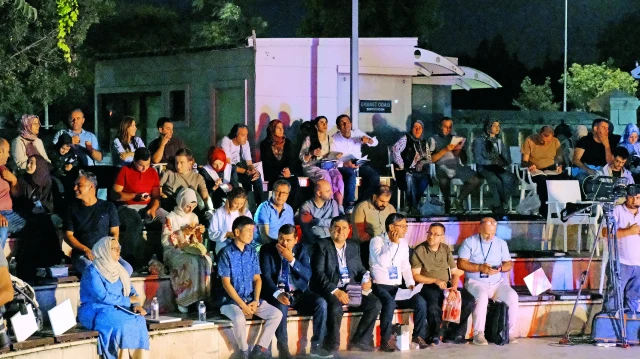 Konya'da, Karatay Belediyesi ile Türkiye Yazarlar Birliği (TYB) Konya Şubesi tarafından organize edilen 14. Mevlana Şiir Şöleni