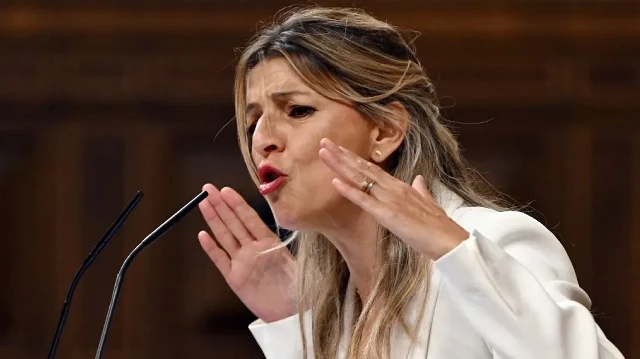La vice-Première ministre espagnole et ministre du Travail et de l'Économie sociale, Yolanda Díaz, au Parlement espagnol à Madrid, le 9 juillet 2025.
