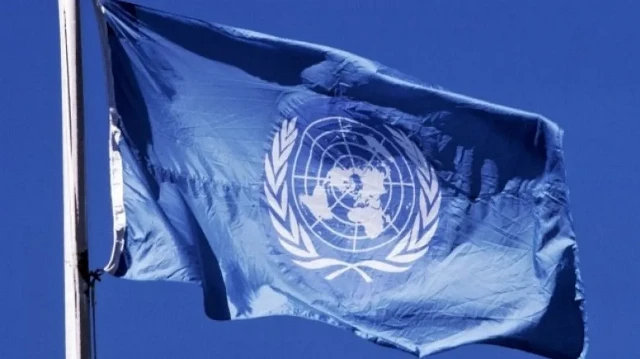 Le drapeau des Nations-Unies.