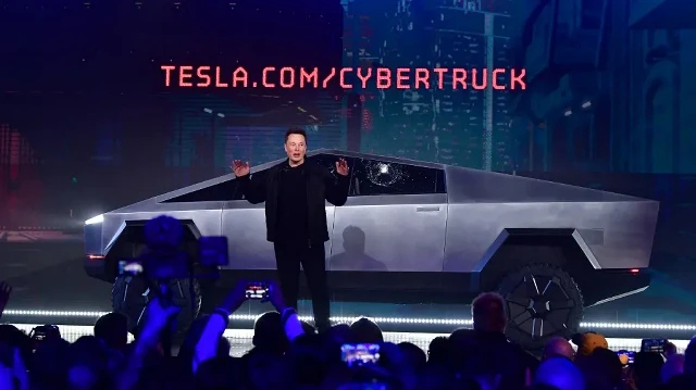Un plan de rémunération record pourrait faire d’Elon Musk le premier milliardaire à 1.000 milliards de dollars grâce à Tesla