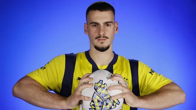 Fenerbahçe, Mimovic'in bonservisine 6.7 milyon euro ödemişti.