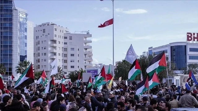 رفضا للإبادة بغزة.. تونسيون يبدؤون اعتصام "الصمود" أمام سفارة واشنطن