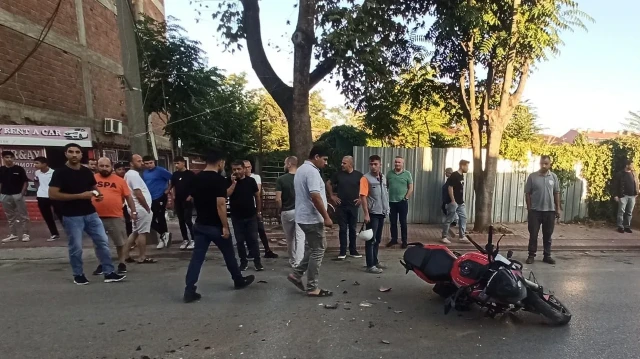 Kaza, çevredeki bir iş yerinin güvenlik kamerasınca kaydedildi.