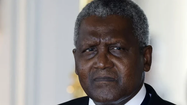Aliko Dangote, PDG du conglomérat industriel multinational nigérian Dangote Group,
assiste à une réunion lors du septième "Sommet Choose France", visant à attirer les investisseurs étrangers dans le pays, au château de Versailles, près de Paris, le 13 mai 2024.