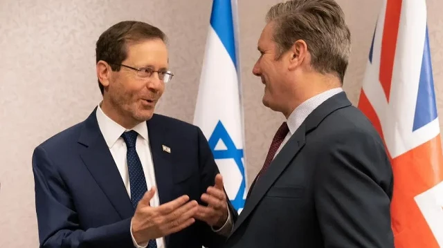 İngiltere Başbakanı Keir Starmer ile İsrail Cumhurbaşkanı Isaac Herzog