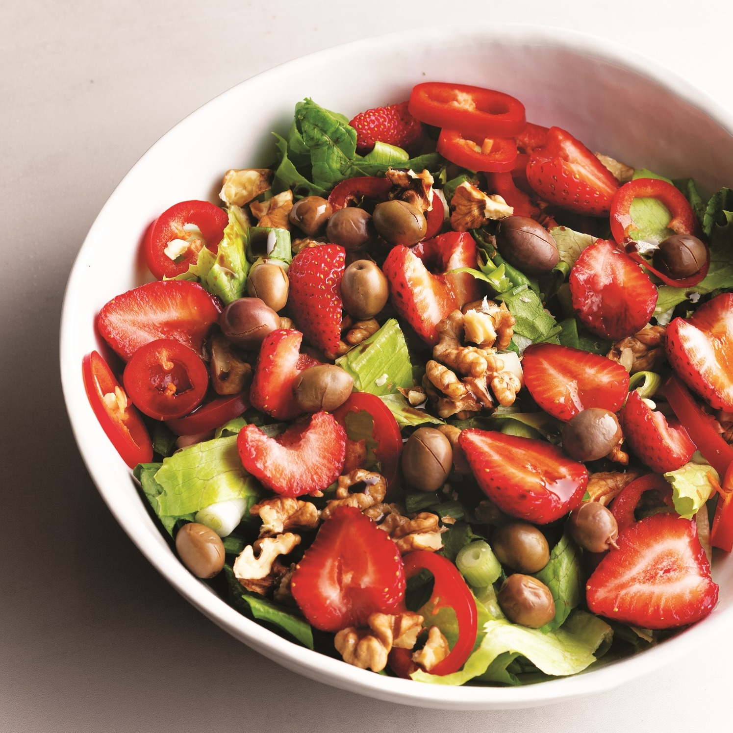 Çilekli Zeytinli Salata Tarifi, Nasıl Yapılır? | GZT Lokma