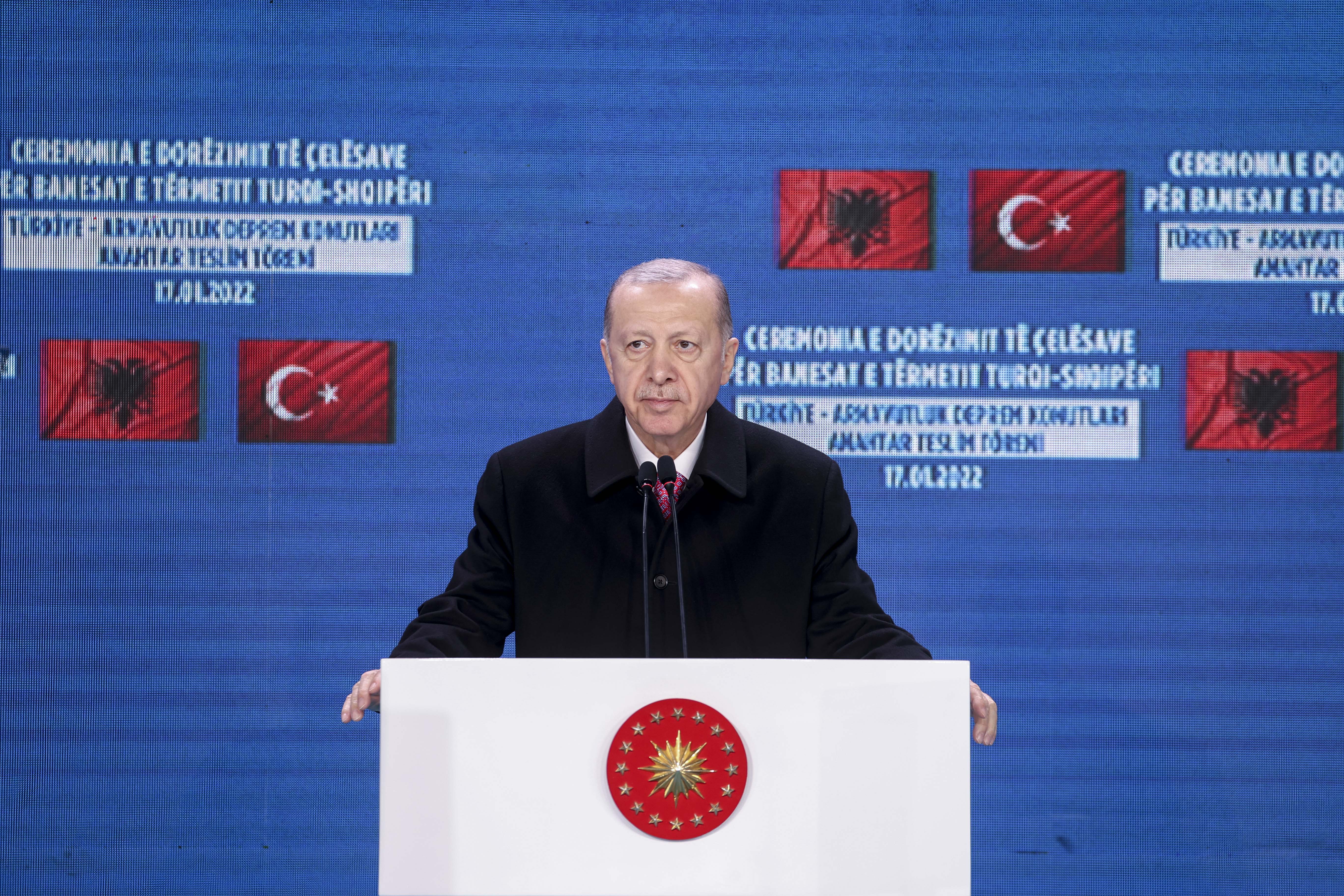 Cumhurbaşkanı Erdoğan Arnavutluk'ta: Yardıma koşan ilk ülke Türkiye oldu