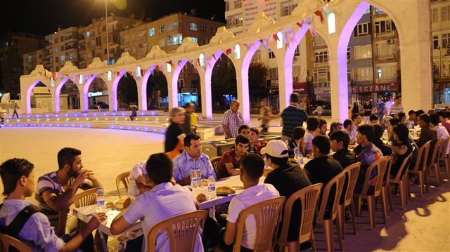 Şanlıurfa'da sahur sofrası ilgi görüyor