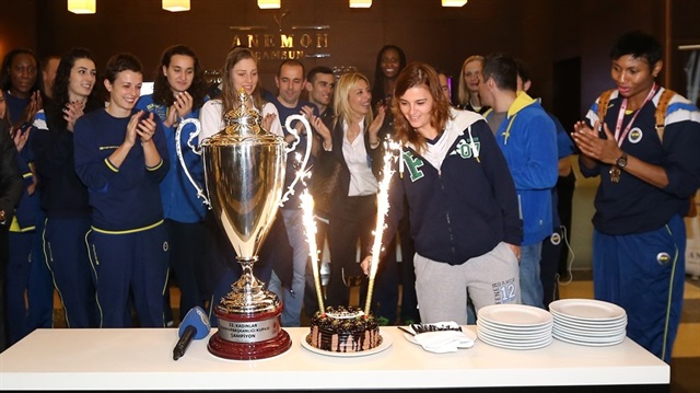 Fenerbahce woment basketball team wins Turkish President's Cup