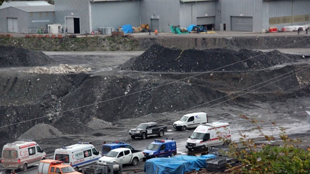 Three miners have been trapped in a coal mine in Bartın which collapsed  due to an unknown reason