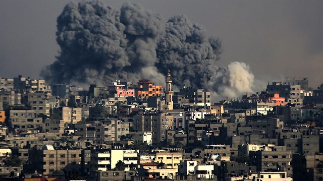 İsrail'in 7 Temmuz'da başlattığı Gazze saldırılarında 2 bin 145 kişi öldü.