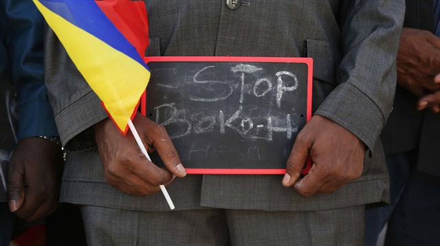 Kamerun’da internet kullanıcıları StopBokoHaram etiketiyle sosyal paylaşım sitelerinde bu örgüte karşı kampanya başlattı.