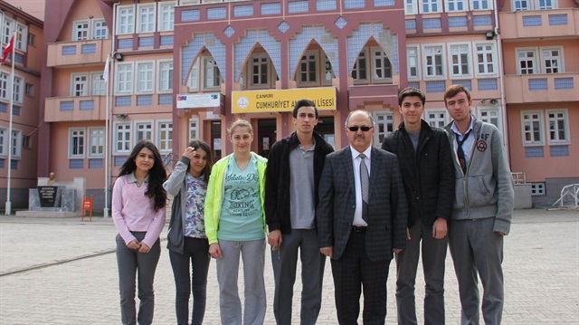 Ders Arasında Ney Sesi Dinliyorlar