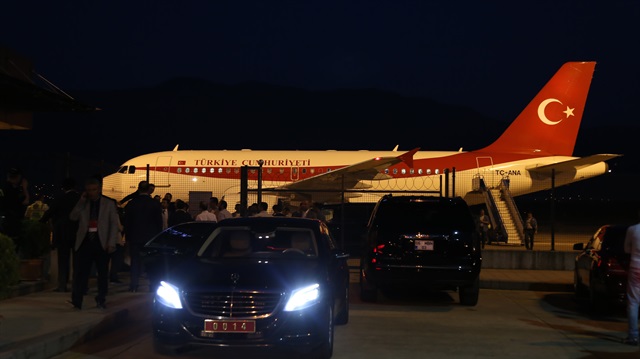 Başbakan Davutoğlu İzmir'e gitti
