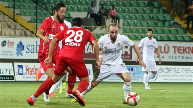 PTT 1. Lig'de Albimo Alanyaspor ile Samsunspor Alanya Oba Stadı'nda karşılaştı.  (Mustafa Kurt - Anadolu Ajansı)