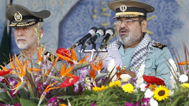 İran Genel Kurmay Başkanı Hasan Firuzabadi (sağdaki)