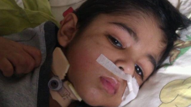 6 yaşındaki Muhammed, İsrail ablukası altındaki Gazze'de tıbbi yetersizlikten dolayı tedavi göremeyince komaya girdi.