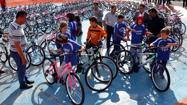 Erzurum'da öğrencilere 140 bisiklet dağıtıldı
