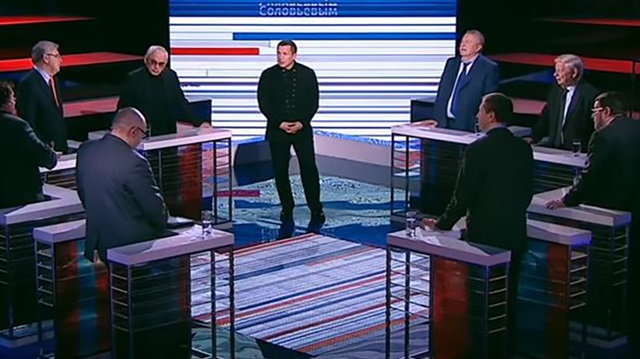Rusya devlet televizyonu Russia 1'de 26 Kasım’da yayınlanan Vladimir Solovyov ile Akşam isimli programa çok sayıda Rus siyasetçi ve siyaset uzmanı katıldı.
