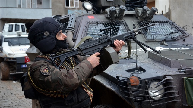Silopi'de kültür sanat derneğinden cephanelik çıktı