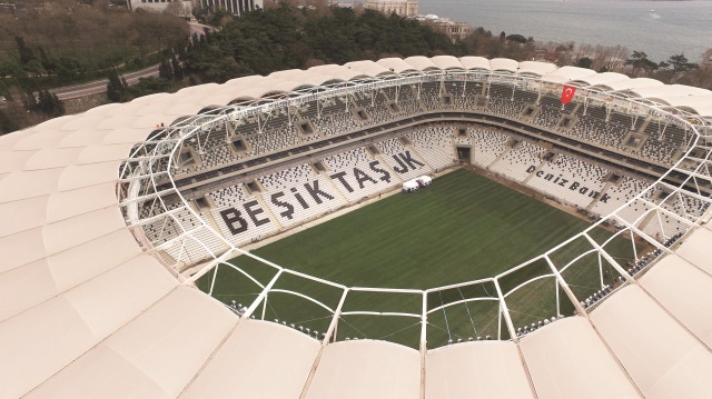 11 Nisan'daki Bursaspor ile oynanacak​ maç ile açılışı yapılacak olan Vodafone Arena 42 bin seyirci kapasitesine sahip olacak. 1947 yılında inşa edilen ve 2013 yılında Vodafone Arena​'nın yapımı için yıkılan İnönü Stadı​'nın seyirci kapasitesi 32 bindi.