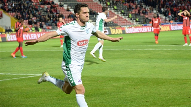 Bulgar oyuncu Rangelov'dan Konyaspor'a galibiyeti getiren gol.