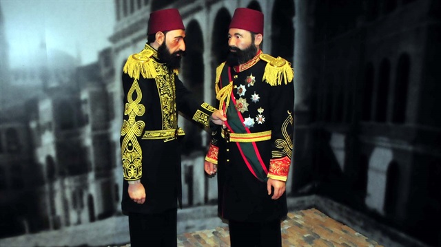 2. Abdülhamidin bal mumu heykeli tartışmaya yol açtı