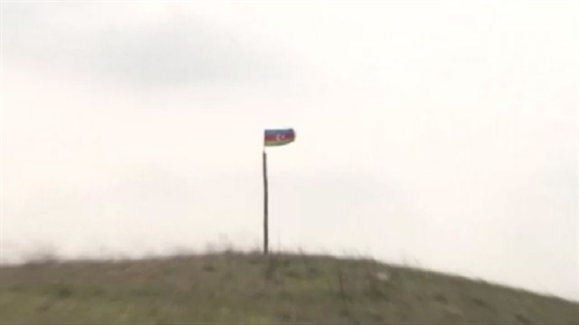 O tepeye 24 yıl sonra Azerbaycan bayrağı dikildi