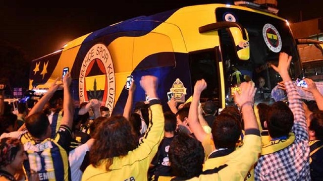 Konya dönüşünde kafileye tepki vardı.