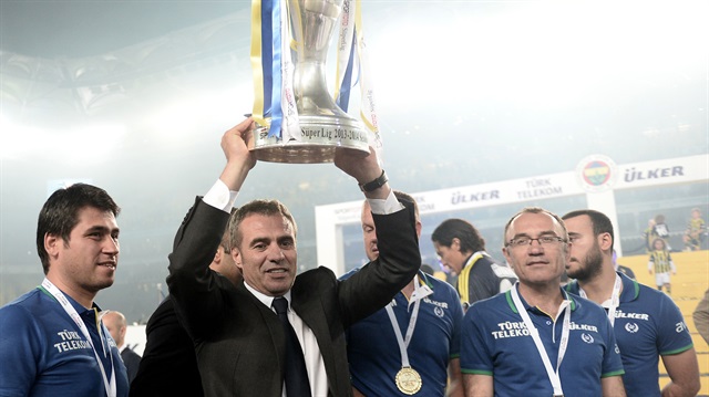Ersun Yanal, Fenerbahçe ile 2013-2014 sezonunda şampiyonluk yaşamıştı.