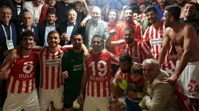 Ümraniyespor tarihinde ilk kez PTT 1. Lig’e yükselme hakkı elde etti.