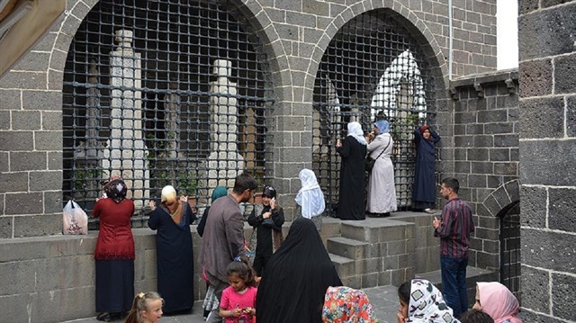 27 şehit sahabenin metfun olduğu Hazreti Süleyman Camisi, terörün bitmesiyle birlikte vatandaşlar tarafından yeniden ziyaret edilmeye başlandı.