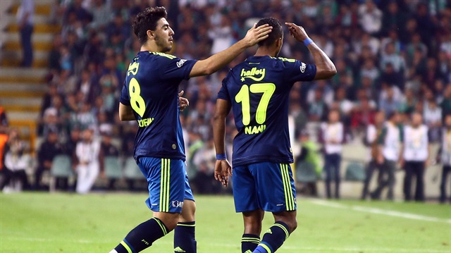 Luis Nani yaklaşık 30 metreden attığı frikik golü sonrası böyle sevindi...