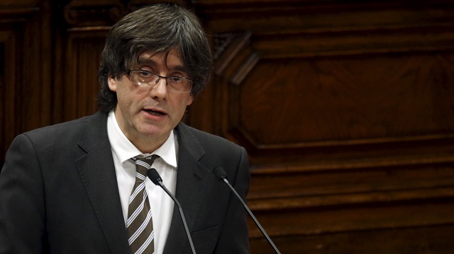 Katalonya Özerk Yönetimi Başkanı Carles Puigdemont, "Bağımsızlık için tarih veremem ama er ya da geç olacak" dedi. 