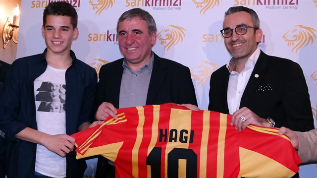 Gheorghe Hagi, Galatasaray'ın efsane isimlerinden biri olarak gösteriliyor...