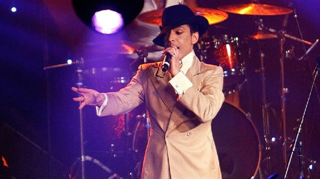ABD'li pop yıldızı Prince evinde ölü olarak bulundu.