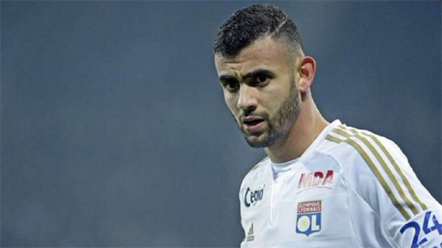 Lyon'un sağ kanat oyuncusu Rachid Ghezzal Fransa Lig 1'de 27 maçta 6 gol 8 asistlik performans gösterdi.