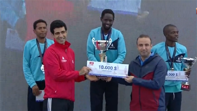 Vodafone İstanbul Yarı Maratonu'nu Kenya asıllı milli atlet Ali Kaya kazandı.