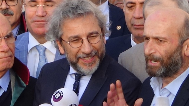 Cumhuriyet Gazetesi Genel Yayın Yönetmeni Can Dündar, yargılandığı davada suçlu bulundu. 