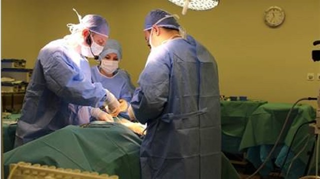 Samsun'da bademcik ameliyatı olan 2 yaşındaki bebeğin ölümü şüpheli bulundu.