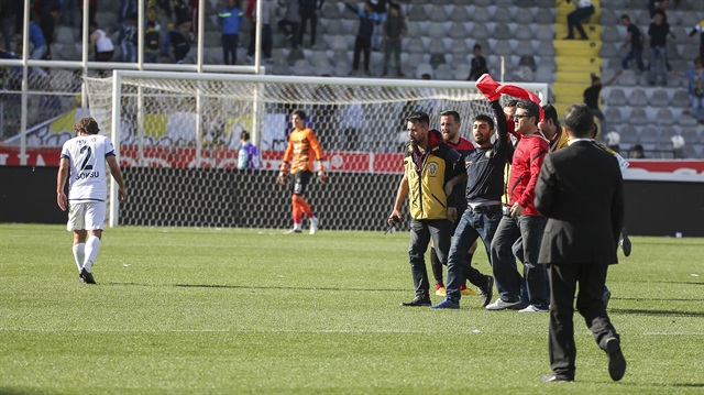 Ankaragücü-Amed maçında çıkan olaylarla ilgili 5 kişi gözaltına alındı.