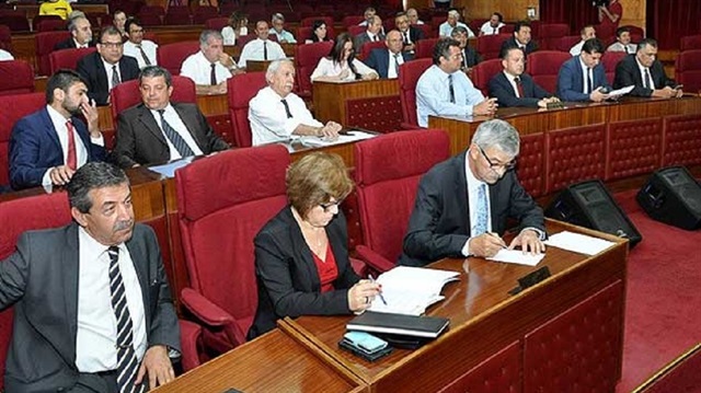 Kıbrıs'da koalisyon hükümeti Cumhuriyet Meclisi'nden güven oyu aldı. 
