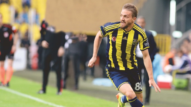 Fenerbahçe yönetimi, Caner Erkin'e, 1 milyon 750 bin Euro sözleşme teklifinde bulundu.