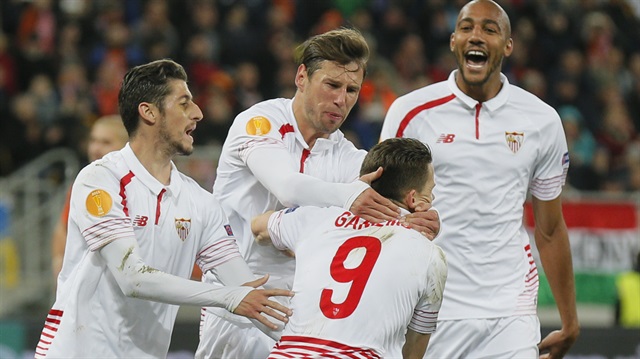 UEFA Avrupa Ligi yarı final ilk maçında Sevilla, Shakhtar Donetsk ile deplasmanda 2-2 berabere kalarak rövanş için avantaj elde etti. 
