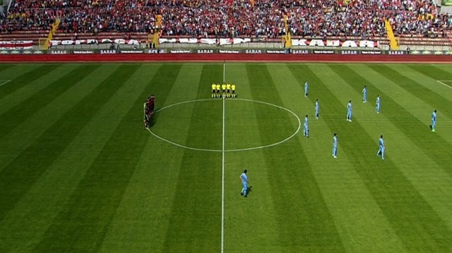 Eskişehirspor-Trabzonspor maçında ilginç görüntü 