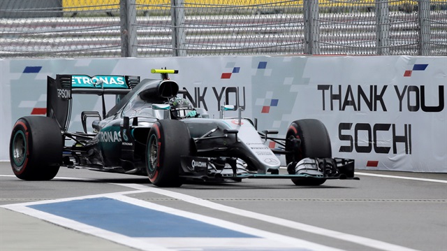 Rusya Grand Prix'sindee, pole pozisyonu Nico Rosberg'in...