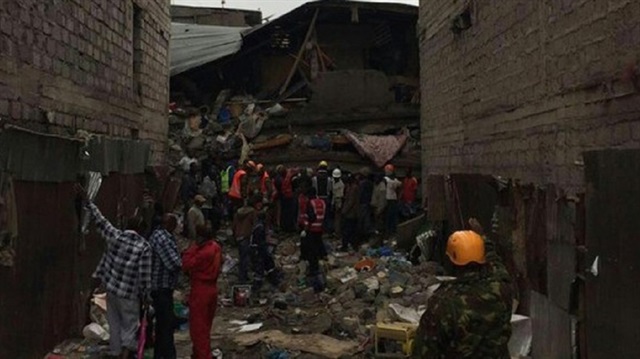 Kenya'da çöken binada en az yedi kişi hayatını kaybetti.