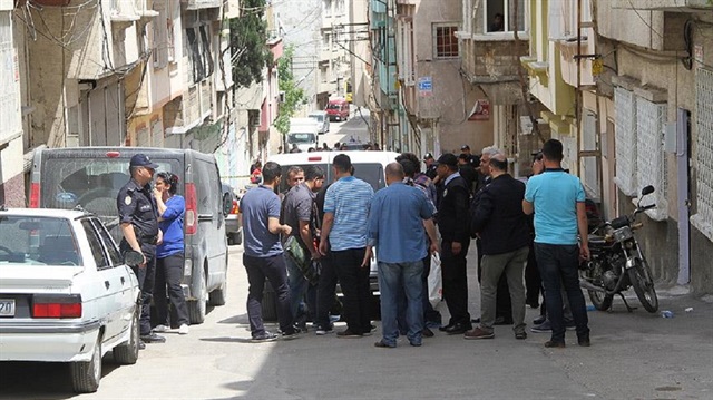 Gaziantep'teki canlı bomba saldırısının ardından, polis bir eve baskın düzenledi.